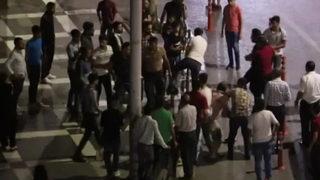 Şanlıurfa'da iki grup arasında tekme tokat kavga kamerada