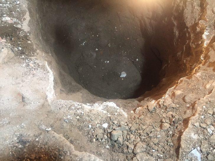 Evin garajını kazarken buldu! Sırrı çözülemedi G1