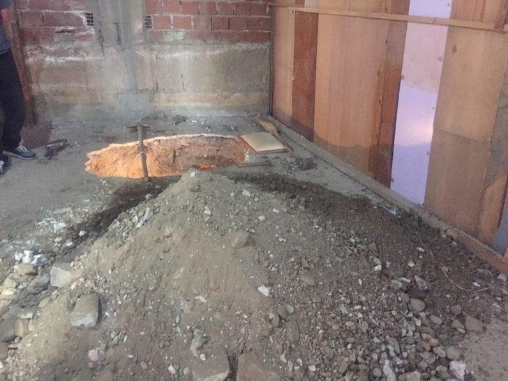 Evin garajını kazarken buldu! Sırrı çözülemedi G2