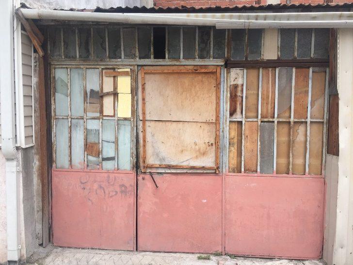 Evin garajını kazarken buldu! Sırrı çözülemedi G4