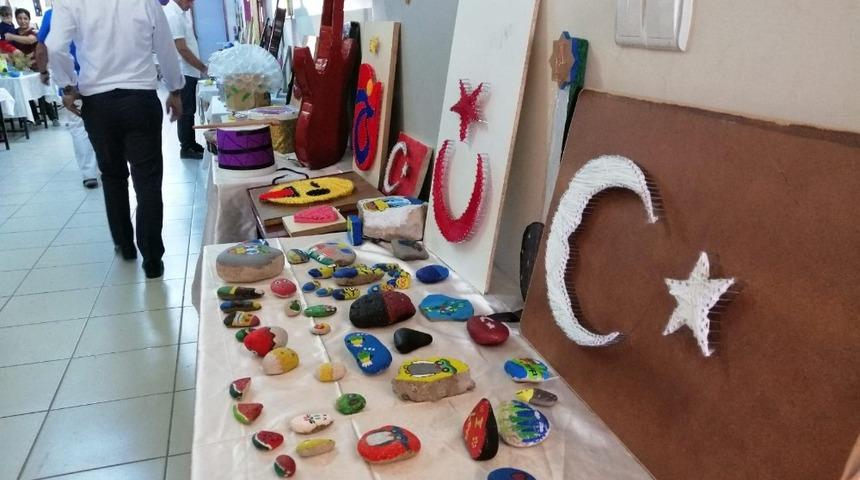 K&ouml;y okulunun yıl sonu sergisi a&ccedil;ıldı