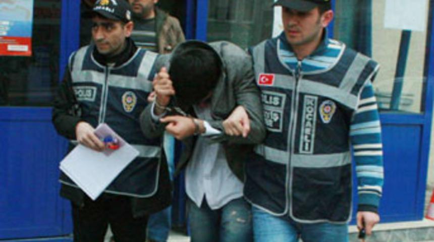 Hırsıza terlikli dayak!