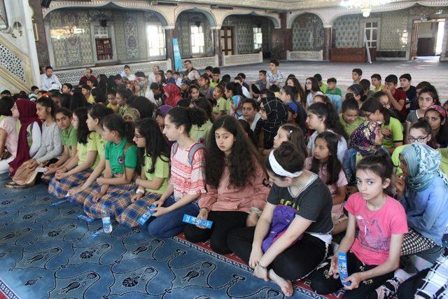 Elazığ’da okul ve cami buluşması