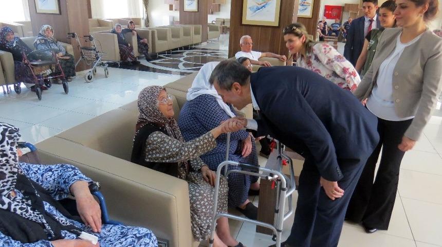 Sani Konukoğlu Vakfı’ndan şevkat eli