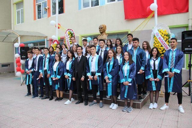 Çan Anadolu Lisesi’nde mezuniyet coşkusu