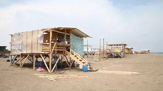 Antalya'da 5 yıldızlı otellerin yanı başında 'çardaklı' tatil! Gören şaşırıyor