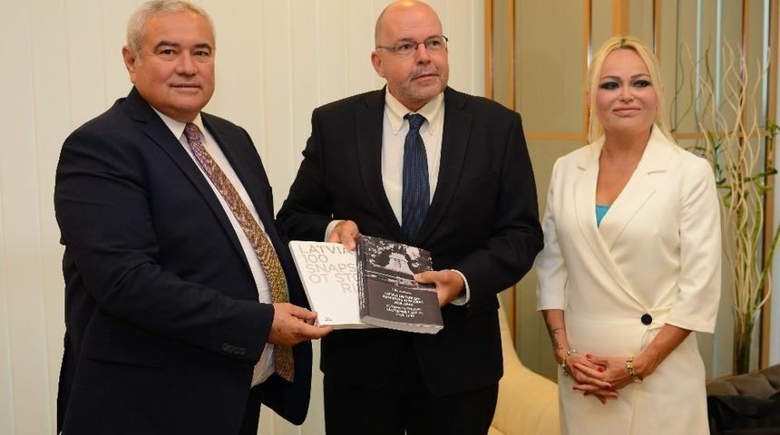 Antalya’dan Letonya’ya ticaret köprüsü