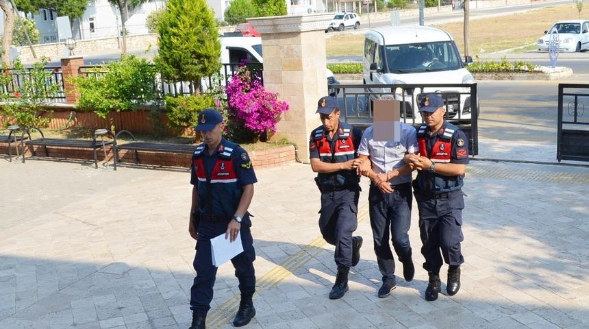 Eski başkan n&uuml;fuz ticareti su&ccedil;lamasıyla g&ouml;zaltına alındı