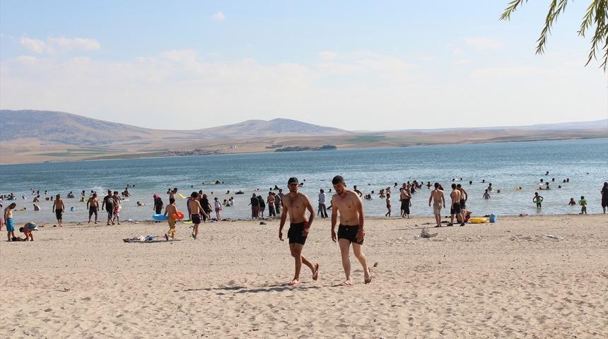 'Bozkırın plajı' güney sahillerini aratmıyor