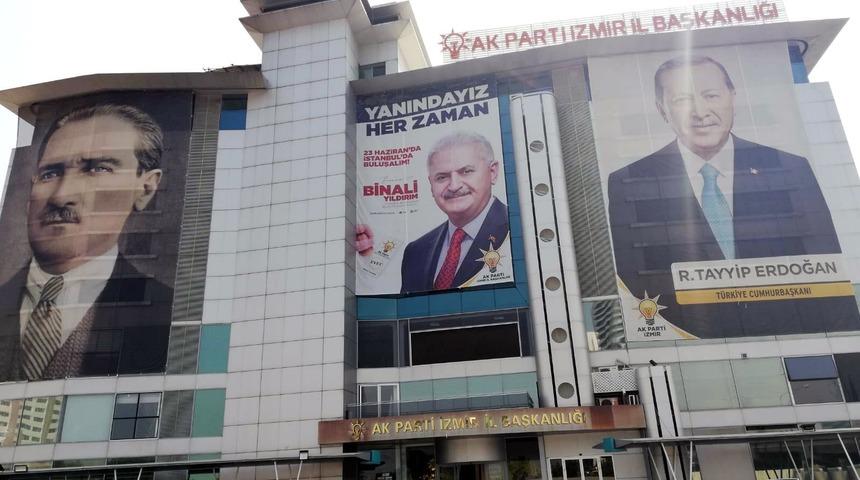 AK Parti'den Binali Yıldırım için 81 ile afiş pankart talimatı