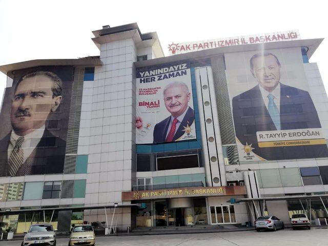 Binali Yıldırım için 81 kentte pankart ve afiş çalışması