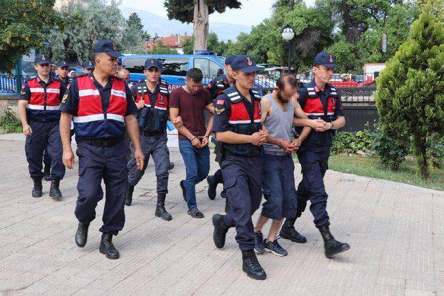 Baba ile oğluna ölüm tuzağı kuran 4 kişi adliyede