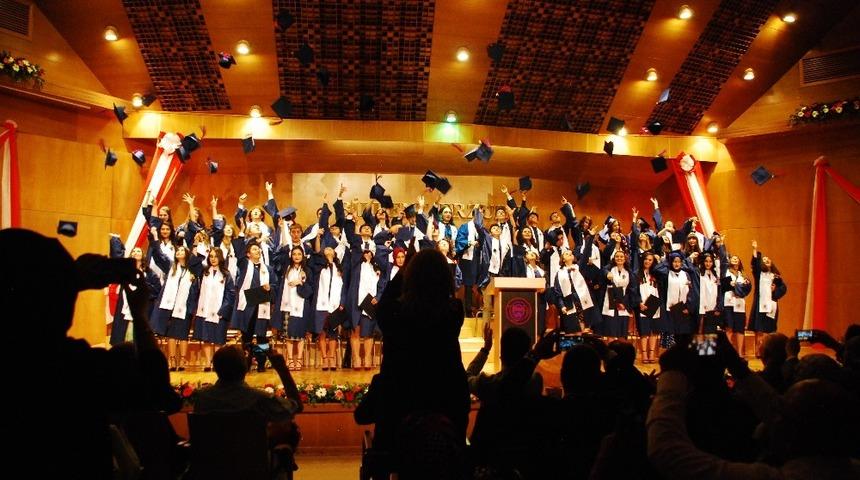 Bilkent Erzurum Laboratuvar Okulları yeni mezunlarını uğurladı
