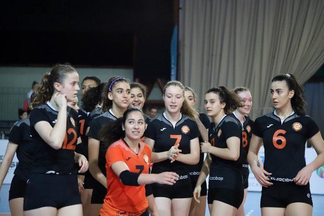 Voleybol Yıldız Kızlar Kategorisi’nde elemeli final zamanı