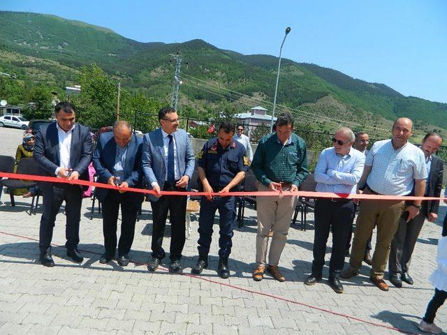 Okul bahçesinde bilim sergisi açtılar