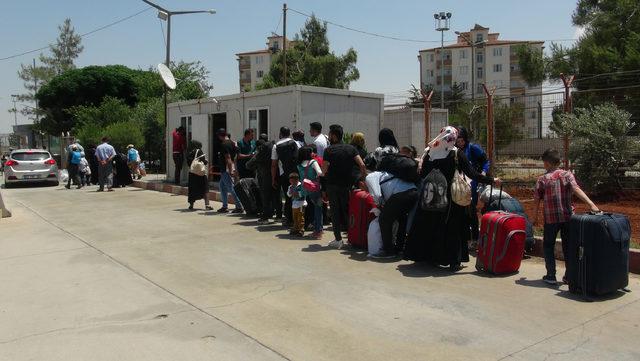 Kilis’te Suriyelilerin bayram dönüşleri sürüyor