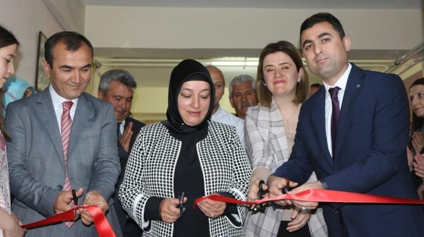 Kaman İl&ccedil;e Halk Eğitim Merkezinde yıl sonu sergisi a&ccedil;ılışı yapıldı