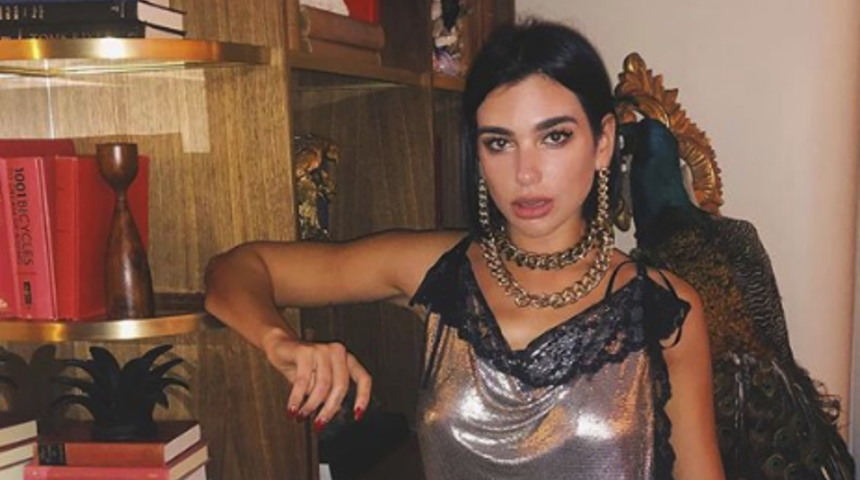 Dua Lipa'dan fotoğraflı ispat! Doğuştan dolgun