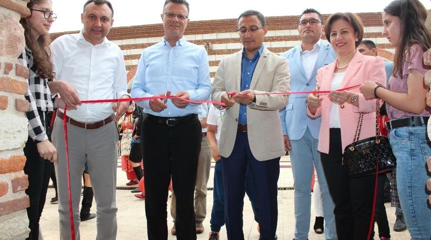 Alaşehirli kursiyerler &ccedil;alışmalarını sergiledi