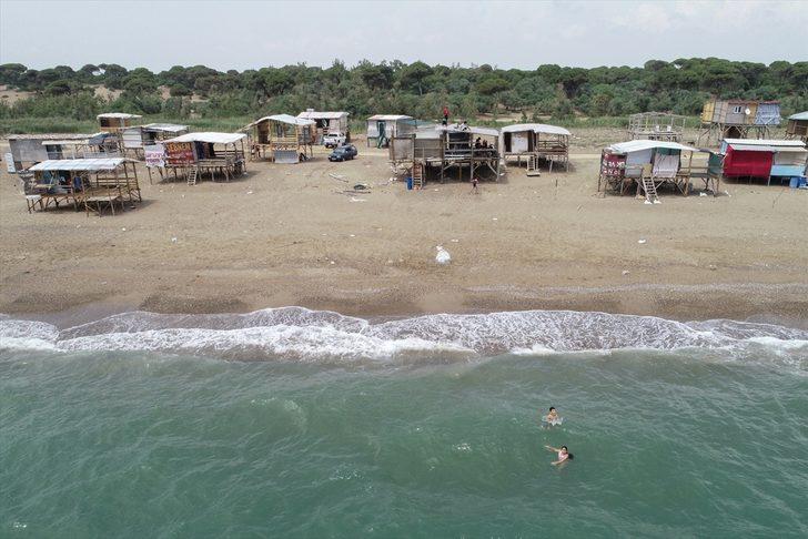 Antalya'da 5 yıldızlı otellerin yanı başında 'çardaklı' tatil! Gören şaşırıyor G3