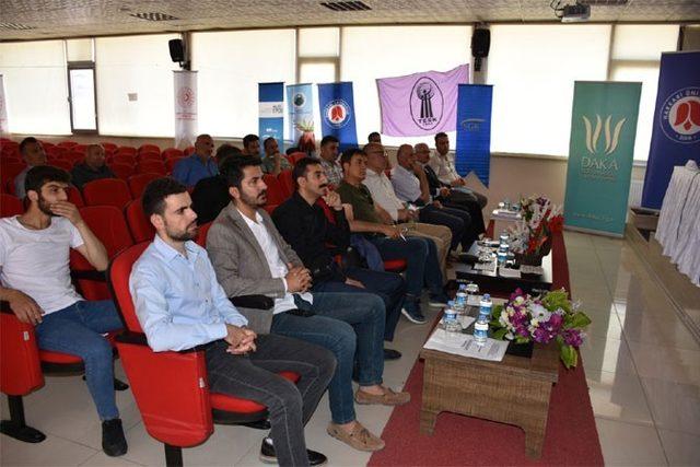 Hakkari’de ‘Kamu-Üniversitesi-Sanayi İşbirliği’ çalıştayı