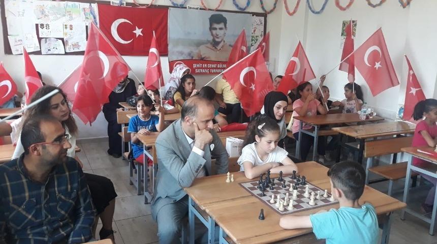 Batmanlı şehit asker G&uuml;lmez i&ccedil;in satran&ccedil; turnuvası d&uuml;zenlendi