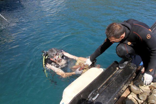 Göcek’te deniz dibi temizliği