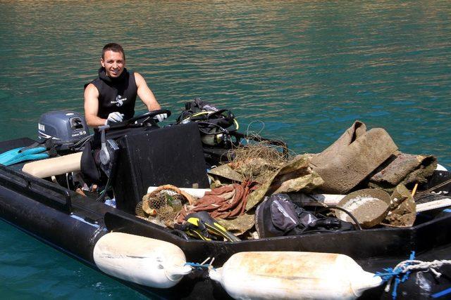 Göcek’te deniz dibi temizliği