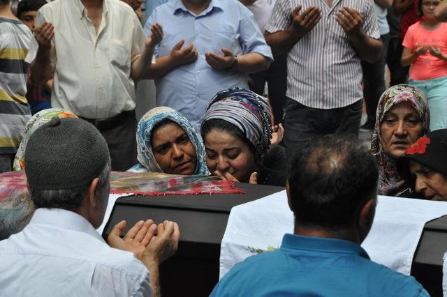 Balkondan düşen minik Nehir, toprağa verildi