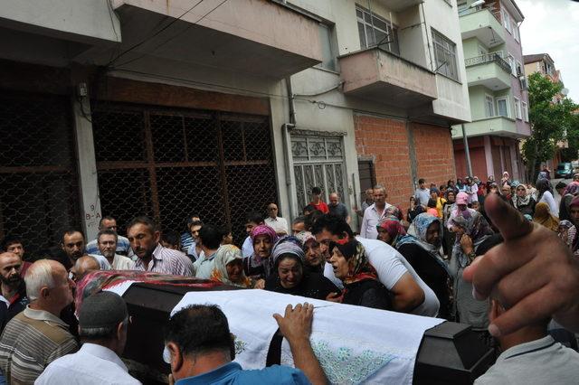 Balkondan düşen minik Nehir, toprağa verildi