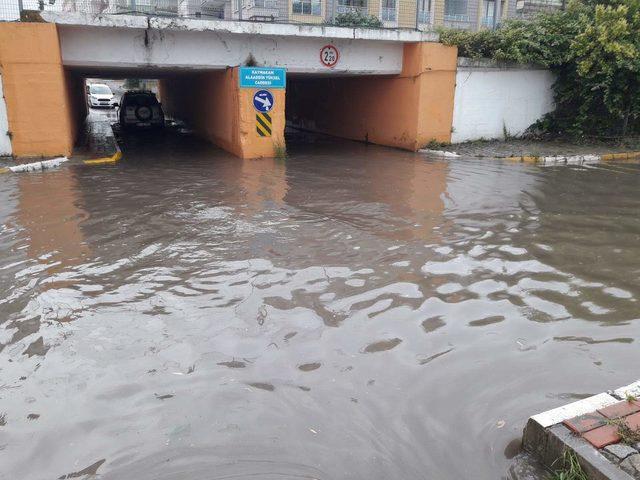 İzmit’te yağmur etkili oldu (2) 1