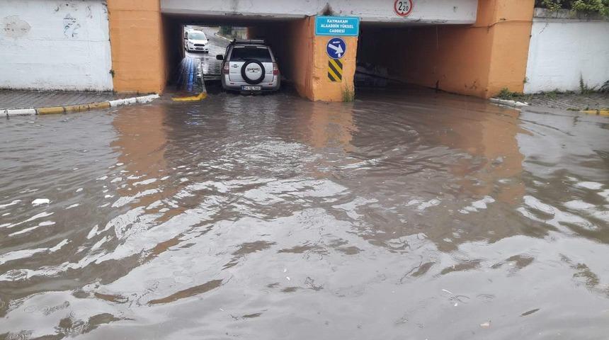 İzmit&rsquo;te yağmur etkili oldu (2)