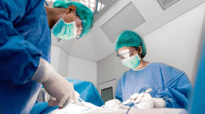 Meme protezi ile meme b&uuml;y&uuml;tme estetiği 