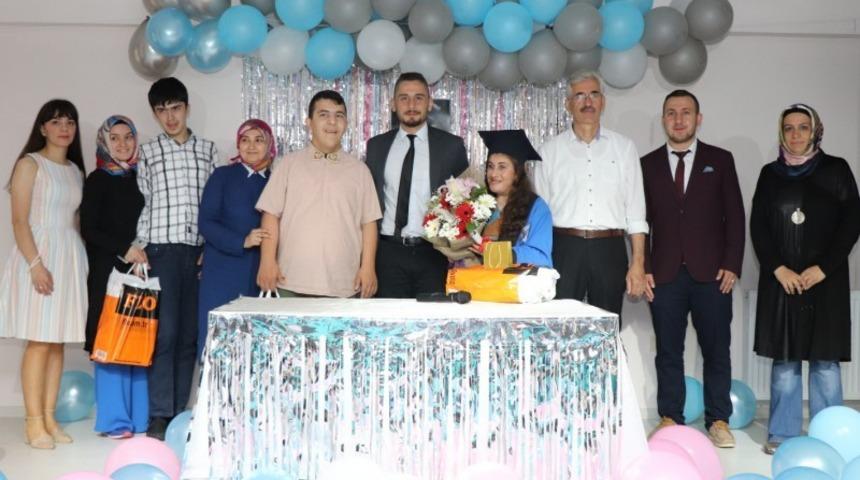 Başkan Yardımcısı Kasapoğlu &ouml;ğrencileri yalnız bırakmadı