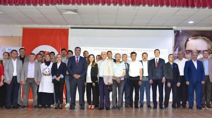 Van&rsquo;da &lsquo;Beyaz Bayrak ve Beslenme Dostu Okul&rsquo; sertifika t&ouml;reni