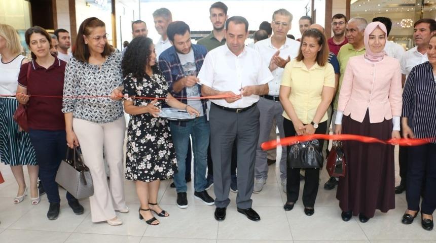 &Uuml;niversite &ouml;ğrencilerinden yılsonu sergisi