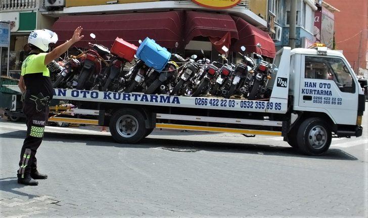 Burhaniye'de 50 motosikletin trafiğe çıkışı yasaklandı
