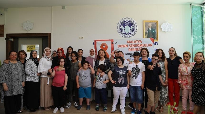 Down Sendromlu bireyler i&ccedil;in bir araya geldiler