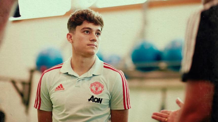Manchester United Daniel James'i kadrosuna kattı