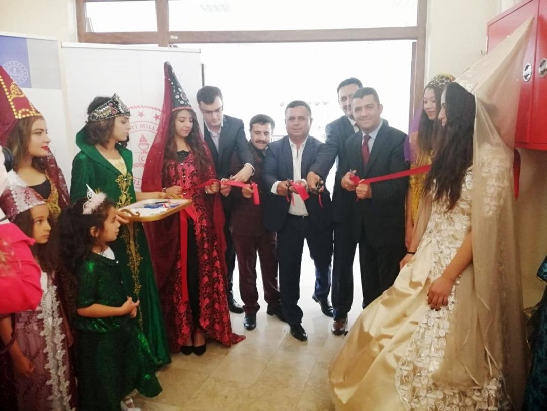 &lsquo;Muhteşem Y&uuml;zyıl&rsquo;ın kıyafetlerini &ccedil;ocuklar sergiledi