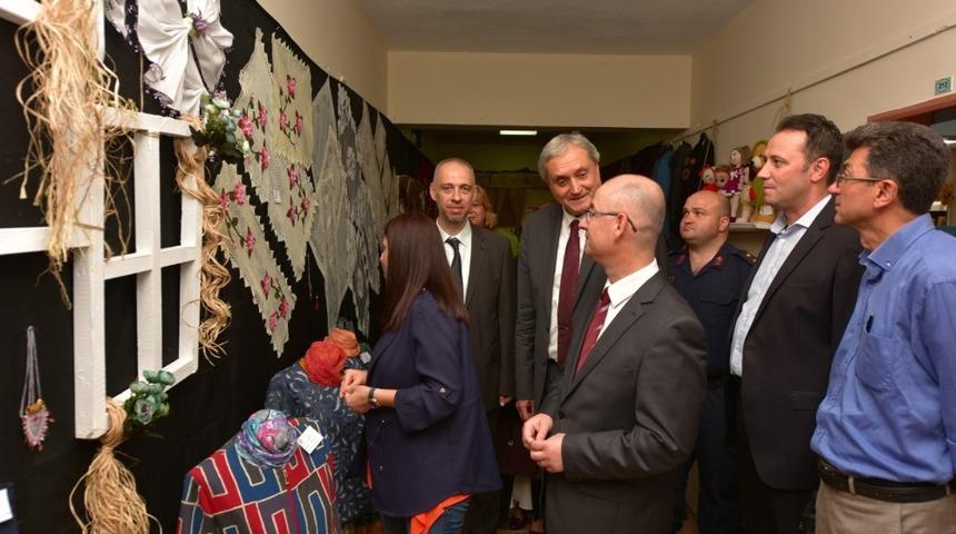 Boz&uuml;y&uuml;k Halk Eğitim Merkezi&rsquo;nin yıl sonu sergisi a&ccedil;ıldı
