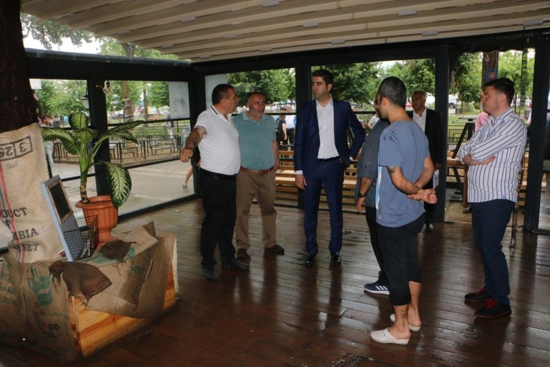 Başkan Y&uuml;ksel, selden etkilenen esnafı ziyaret etti