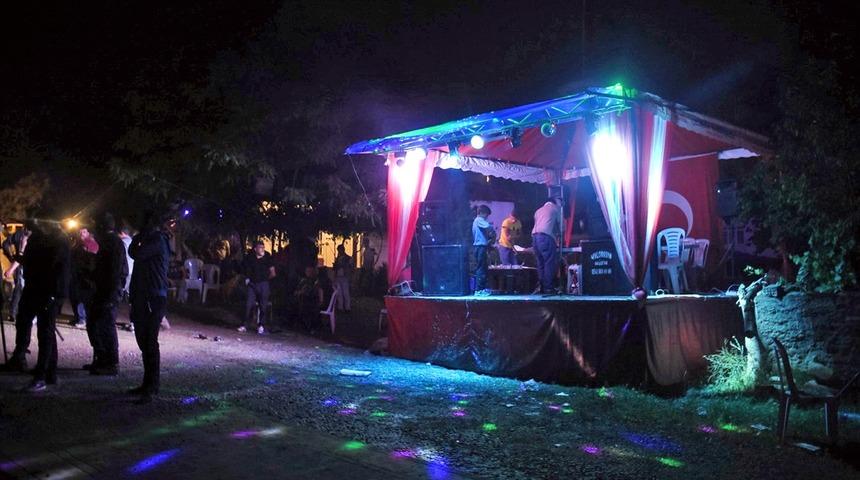 D&uuml;ğ&uuml;nde maganda kurşunu! Polis harekete ge&ccedil;ti