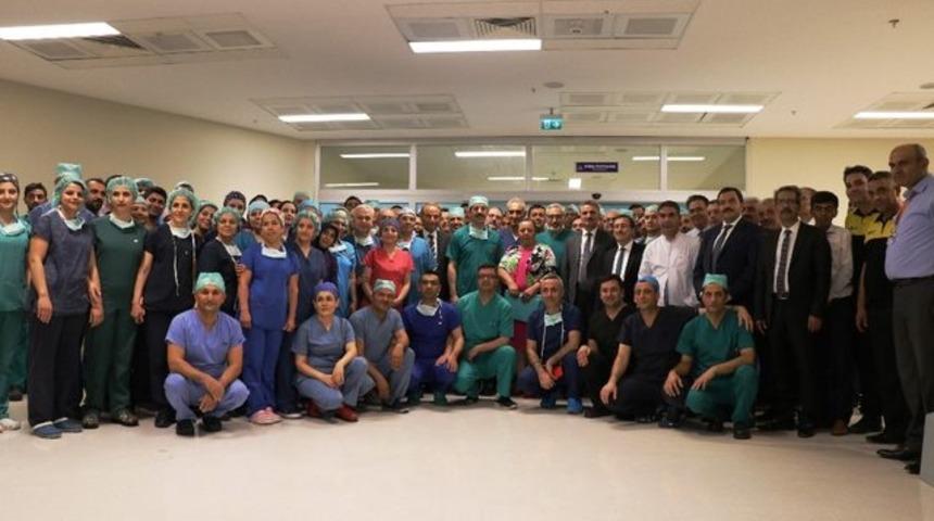 Aynı anda 5 hastaya nakil operasyonu başarıyla tamamlandı