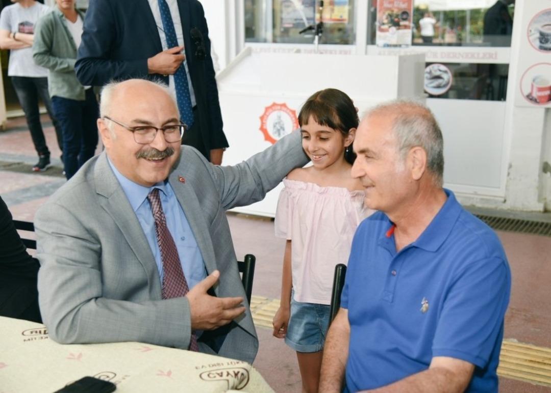 Vali K&ouml;şger, Alevi K&uuml;lt&uuml;r Dernekleri Kuşadası Şubesi&rsquo;ni ziyaret etti