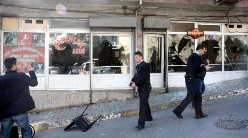 Gaziosmanpaşa'da kahvehaneye silahlı saldırı!