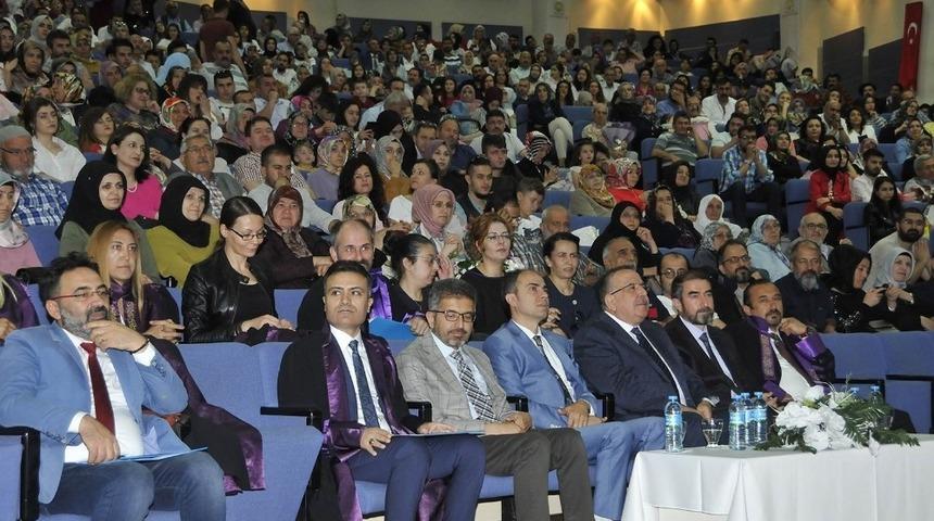 G&uuml;zel Sanatlar Fak&uuml;ltesi mezuniyet t&ouml;reni