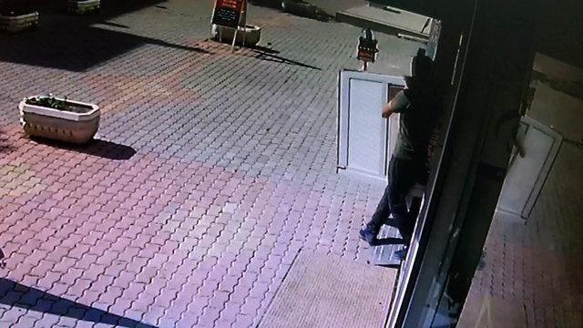 Kapı hırsızları yakalandı