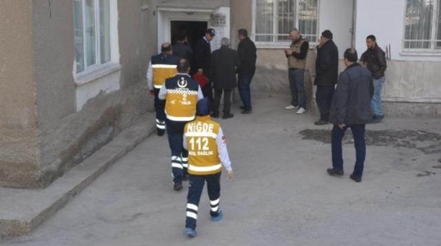 Niğde'de, 2 &ccedil;ocuğunun hasretiyle canına kıydı