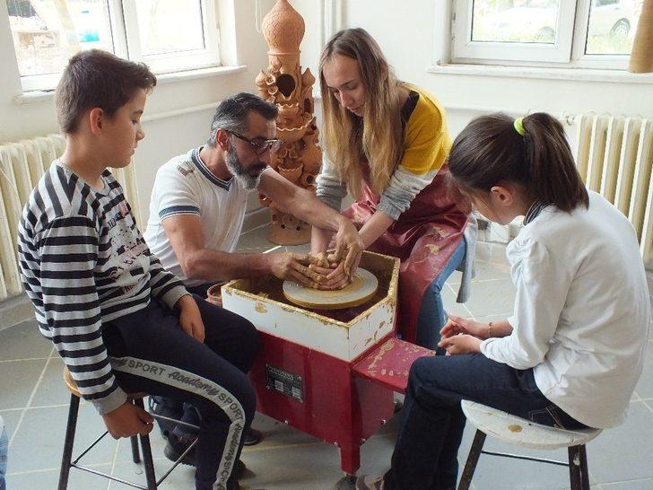Çömlekçilik mesleğini ilkokulda öğreniyorlar G4